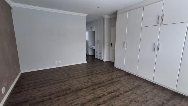 To Let 4 Bedroom Property for Rent in West Beach Western Cape